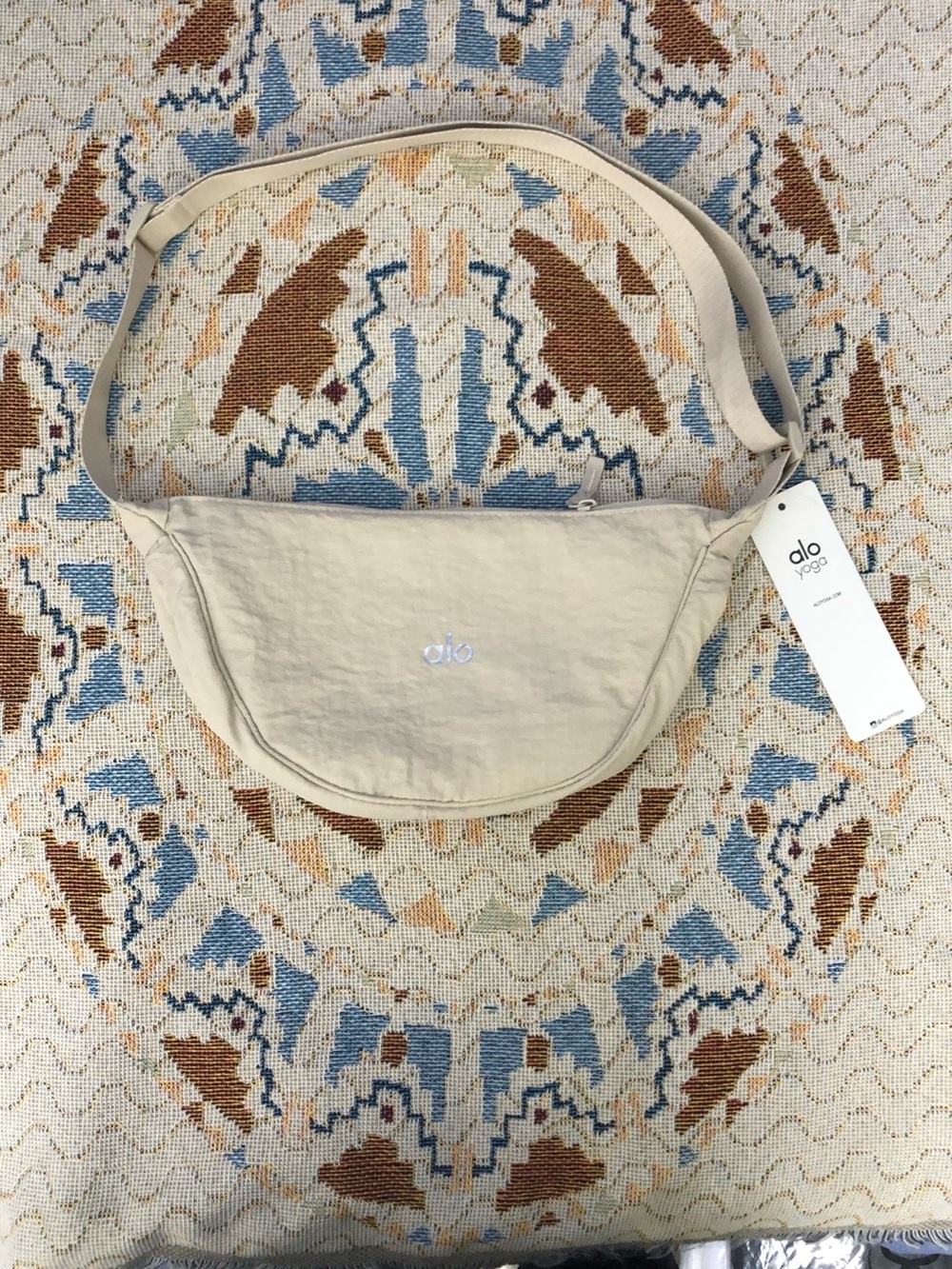 🏄‍♀️ALO Yoga Beige Crossbody Bag with Adjustable Strap